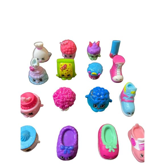 Shopkins Lot of 60 Pieces Ice Cream Truck Packages Mini Figures Mixed - Picture 8 of 10